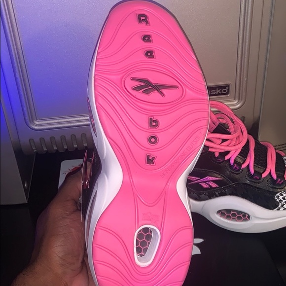 Reebok Questions - Picture 4 of 6